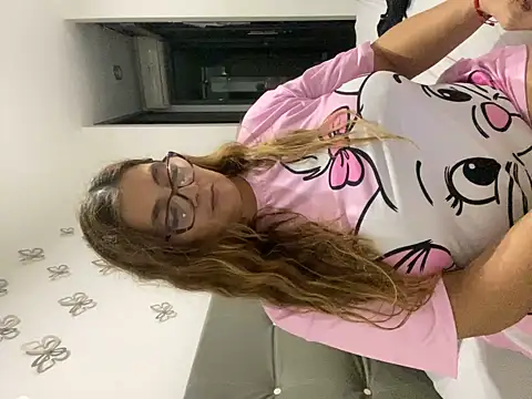 AntonellaAlondra4 online show from 23, 2, 2025