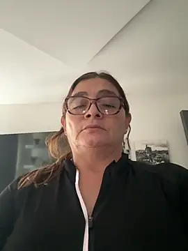 AntonellaAlondra4 online show from 5, 12, 2025