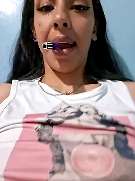 Snapshot of Alisson_420 chatting on 21, 6, 2026 Alisson 420 online show from 21, 6, 2026