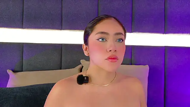 nicolle pierce online show from 21, 10, 2025