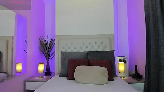 nicolle pierce online show from 26, 3, 2026