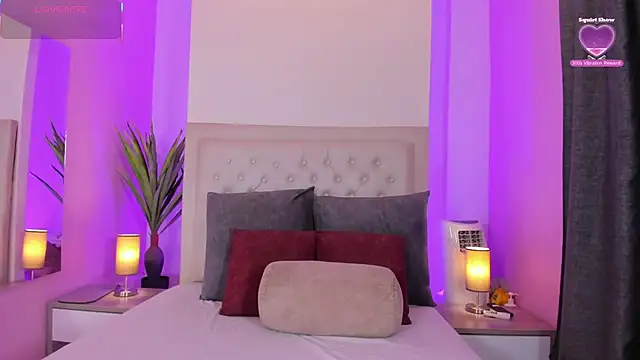 nicolle pierce online show from 9, 4, 2026