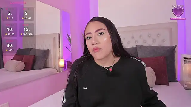 nicolle pierce online show from 10, 4, 2026