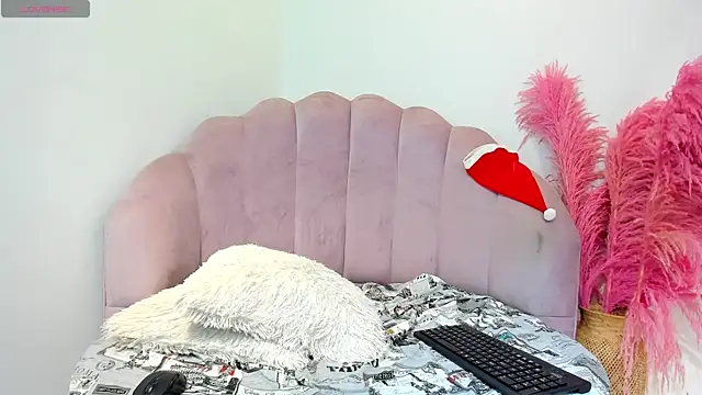 Urlovex1 online show from 11, 12, 2024