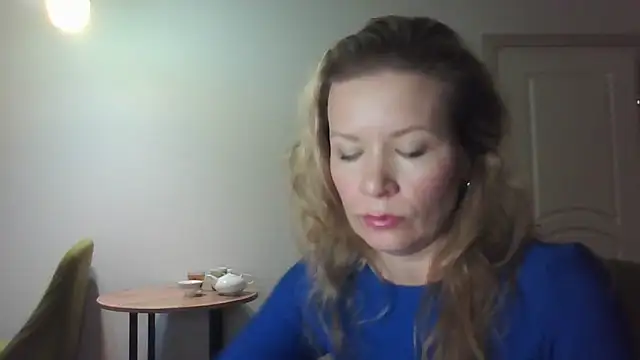 Snapshot of Juli_julyyy chatting on 28, 12, 2024 Juli julyyy online show from 28, 12, 2024