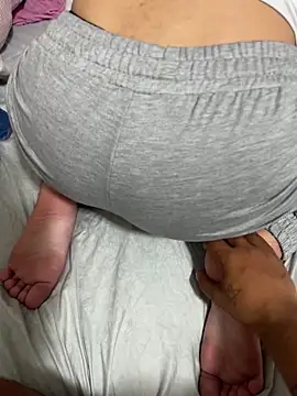 Snapshot of elikittens chatting on 29, 10, 2025 elikittens online show from 29, 10, 2025