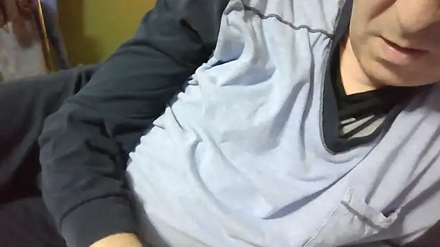 Snapshot of brtbrlss chatting on 15, 11, 2025 brtbrlss online show from 15, 11, 2025