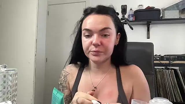 yorkshiregal online show from 1, 2, 2026