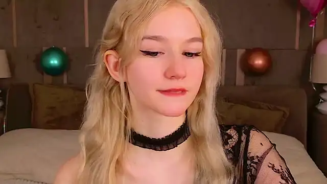 Snapshot of NaomiLoys chatting on 15, 2, 2025 NaomiLoys online show from 15, 2, 2025