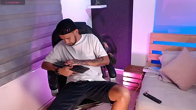 Snapshot of Bedobigcock chatting on 7, 1, 2025 Bedobigcock online show from 7, 1, 2025