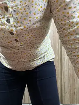 Sexy-Mona2 online show from 13, 4, 2026