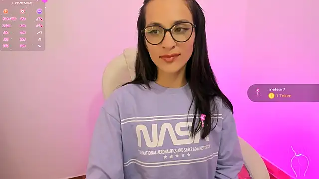 Snapshot of mariaan_m_ chatting on 21, 12, 2024 mariaan m online show from 21, 12, 2024