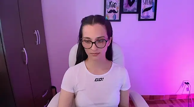 Snapshot of mariaan_m_ chatting on 6, 3, 2025 mariaan m online show from 6, 3, 2025