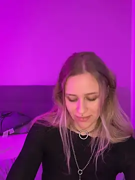 lunawolf21 online show from 12, 1, 2025