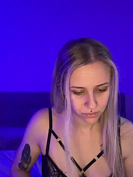 lunawolf21 online show from 13, 2, 2025