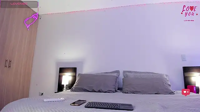 Snapshot of AndreaVelasco chatting on 7, 2, 2026 AndreaVelasco online show from 7, 2, 2026