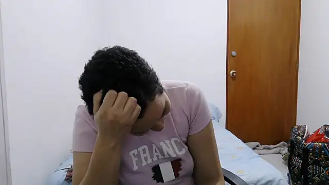 luxandracon23 online show from 4, 2, 2026