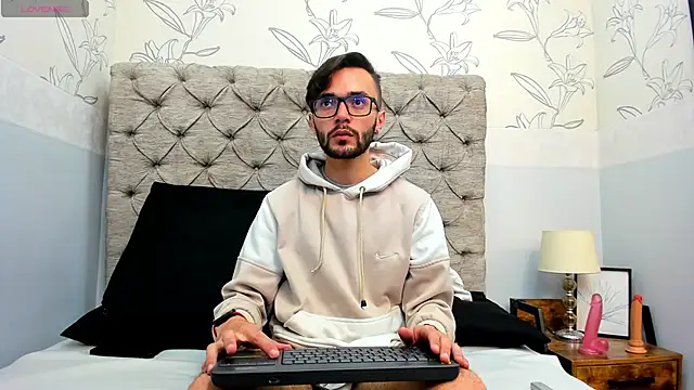 jakemagnus online show from 5, 1, 2025