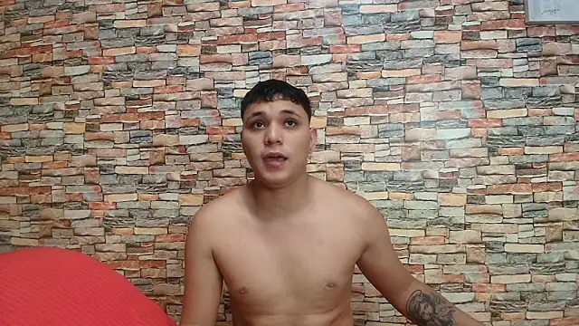 couple lovelyds online show from 8, 11, 2025