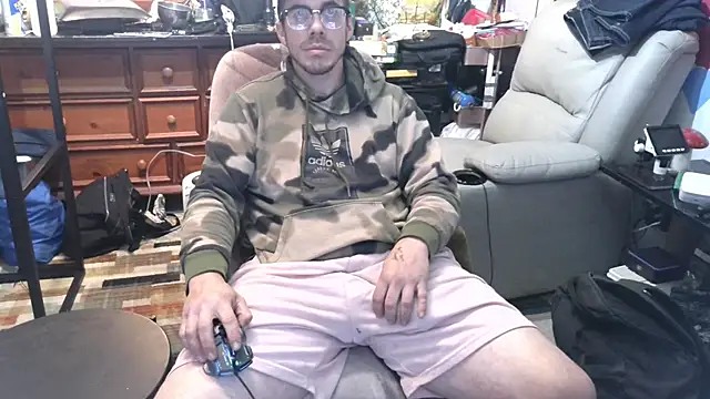 Snapshot of ScubaStevex chatting on 20, 12, 2025 ScubaStevex online show from 20, 12, 2025