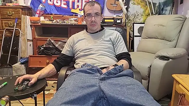 Snapshot of ScubaStevex chatting on 2, 2, 2026 ScubaStevex online show from 2, 2, 2026