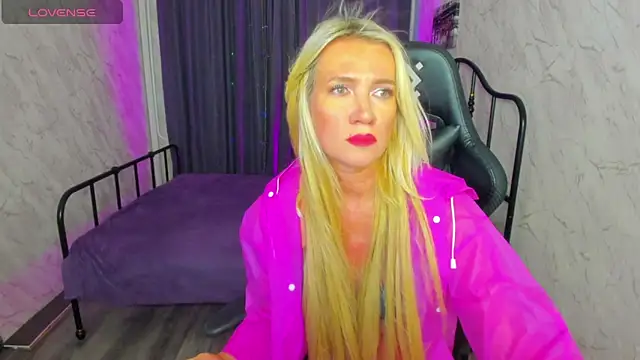 Luna  Lewis online show from 22, 2, 2025