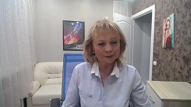 Milla Cutie18 online show from 15, 1, 2025