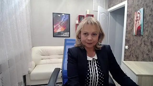 Milla Cutie18 online show from 23, 1, 2025