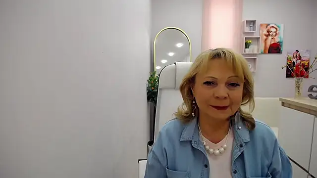 Snapshot of Milla_Cutie18 chatting on 10, 4, 2026 Milla Cutie18 online show from 10, 4, 2026
