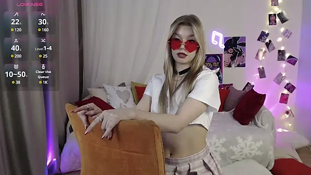 Snapshot of BattyMelody chatting on 2, 3, 2025 BattyMelody online show from 2, 3, 2025