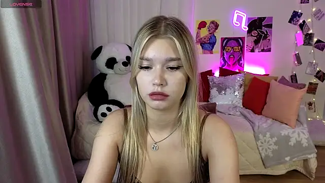 Snapshot of BattyMelody chatting on 17, 9, 2025 BattyMelody online show from 17, 9, 2025