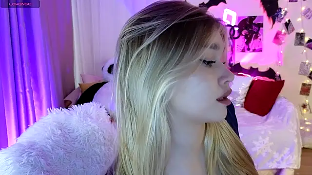 Snapshot of BattyMelody chatting on 31, 10, 2025 BattyMelody online show from 31, 10, 2025