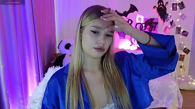 Snapshot of BattyMelody chatting on 5, 11, 2025 BattyMelody online show from 5, 11, 2025