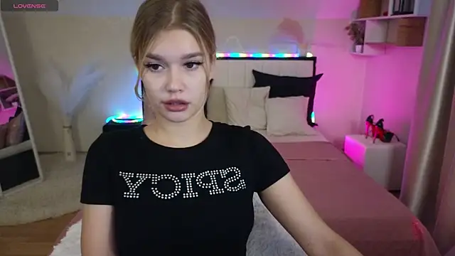 Snapshot of BattyMelody chatting on 9, 11, 2025 BattyMelody online show from 9, 11, 2025