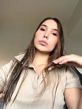 Snapshot of SophieRaily_ chatting on 30, 9, 2025 SophieRaily online show from 30, 9, 2025