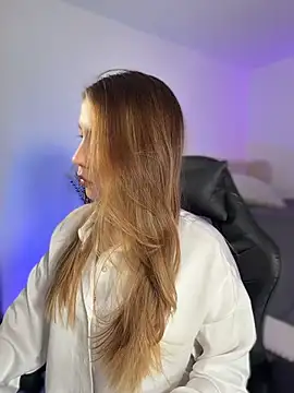 SophieRaily  online show from 2, 3, 2026