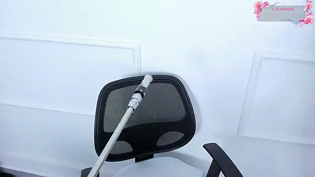 Snapshot of MiiaaMoonroee chatting on 11, 12, 2024 MiiaaMoonroee online show from 11, 12, 2024