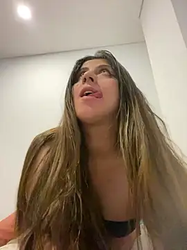 Snapshot of girl_anni chatting on 7, 2, 2025 girl anni online show from 7, 2, 2025