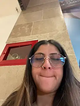 Snapshot of girl_anni chatting on 19, 2, 2025 girl anni online show from 19, 2, 2025