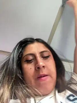 Snapshot of girl_anni chatting on 3, 3, 2025 girl anni online show from 3, 3, 2025