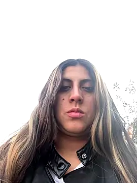Snapshot of girl_anni chatting on 2, 10, 2025 girl anni online show from 2, 10, 2025