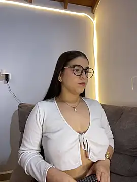 Blancanievess online show from 27, 3, 2026