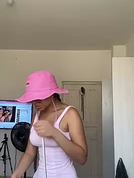 Mia petite01 online show from 9, 3, 2025