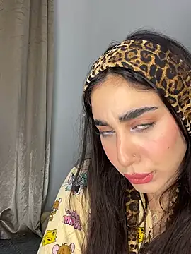 Snapshot of Meryem_Queen chatting on 22, 4, 2026 Meryem Queen online show from 22, 4, 2026