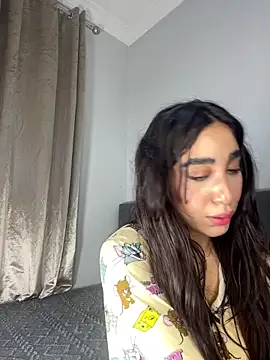 Snapshot of Meryem_Queen chatting on 28, 4, 2026 Meryem Queen online show from 28, 4, 2026