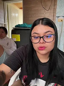 alissonfernandez  online show from 10, 10, 2025