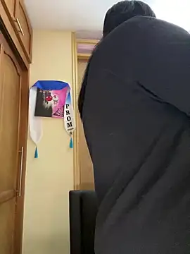 alissonfernandez  online show from 21, 12, 2025