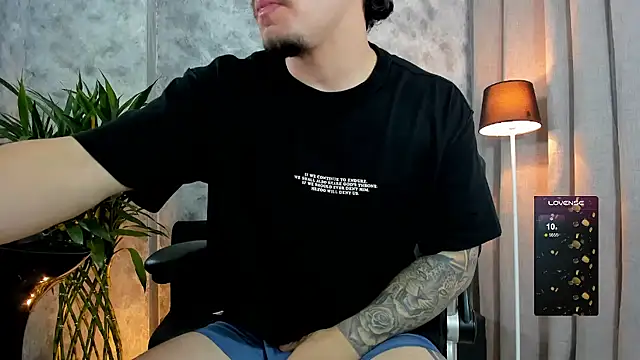 boyc022  online show from 18, 12, 2025