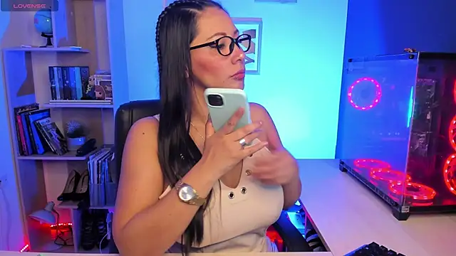 Sue Wolls online show from 12, 2, 2025