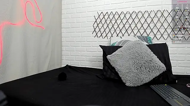 Snapshot of Julieta_333 chatting on 2, 2, 2025 Julieta 333 online show from 2, 2, 2025